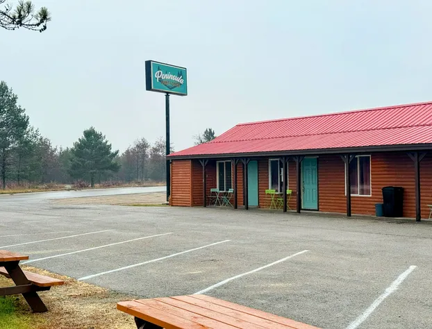 Peninsula Point Lodge hotel detail image 3