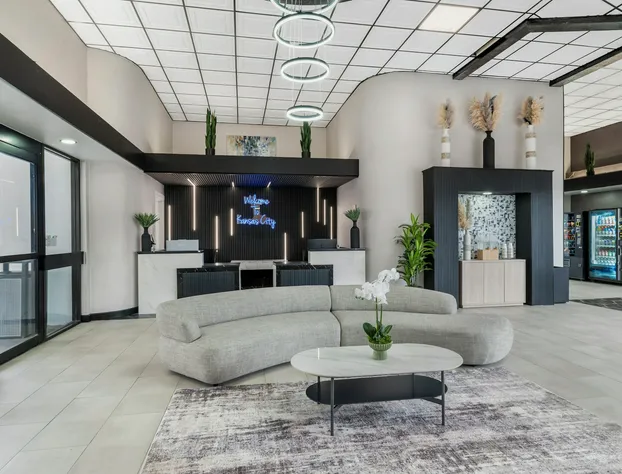 Cambridge Hotel - Kansas City hotel detail image 1