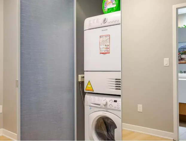 HostlyStays Luxury Suites hotel detail image 4