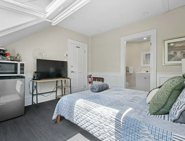 Red George Inn and Suites hotel detail image 4