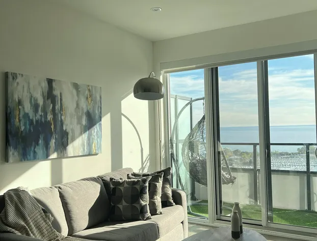 Upscale Cityscape Toronto hotel detail image 4