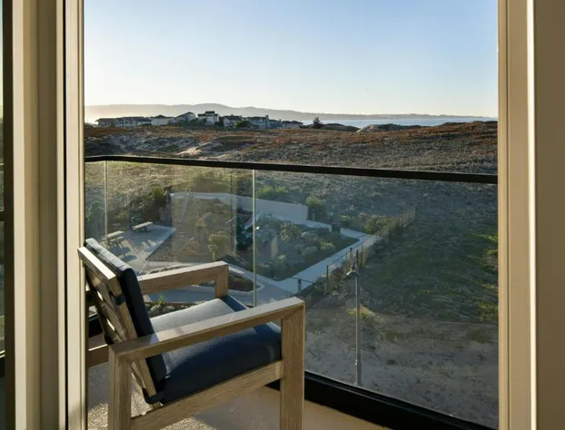 Courtyard By Marriott Sand City Monterey hotel detail image 3