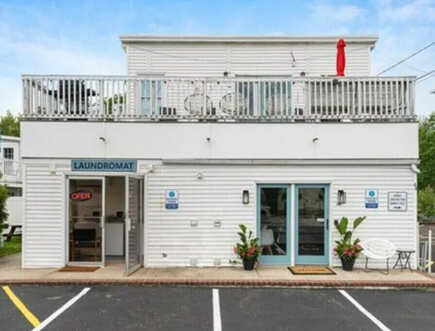 Seaside Suites hotel detail image 4