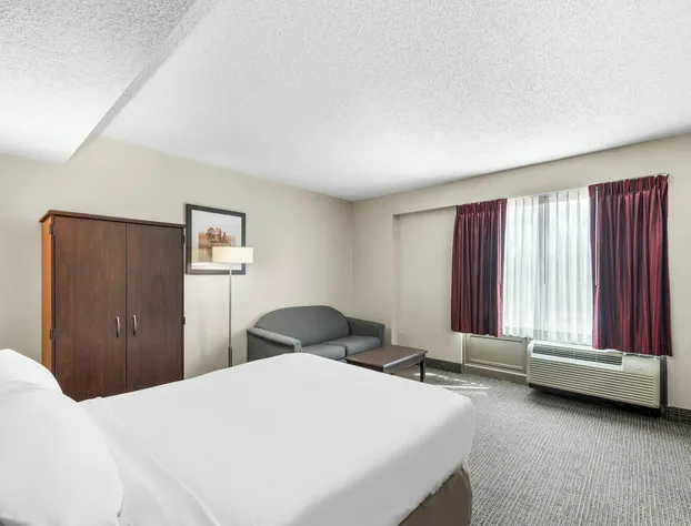 River's Edge Convention Center hotel detail image 4