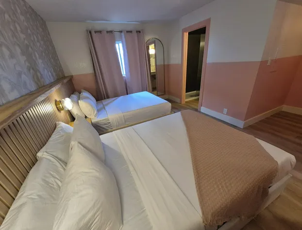 Abode Beach House hotel detail image 3