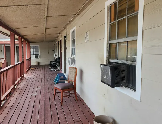 Bay Inn hotel detail image 3