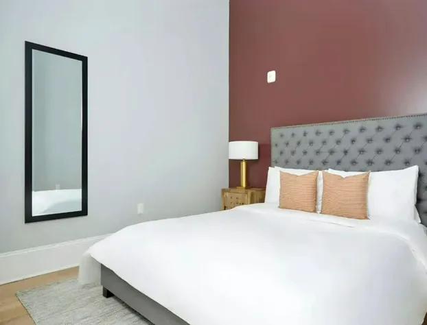 2 Units, Steps to the French Quarter & Bourbon St The Harlequin by Avantstay hotel detail image 4