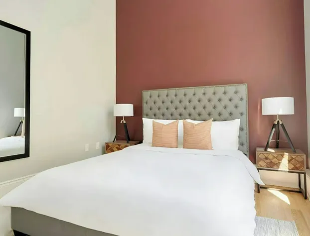 2 Units, Steps to the French Quarter & Bourbon St The Harlequin by Avantstay hotel detail image 4