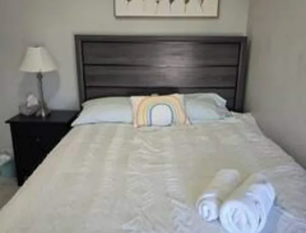 Spacious Edmonton Family Rental hotel detail image 3