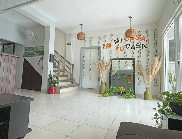 Hotel Balxibá AlbercayEstacionamiento hotel detail image 4