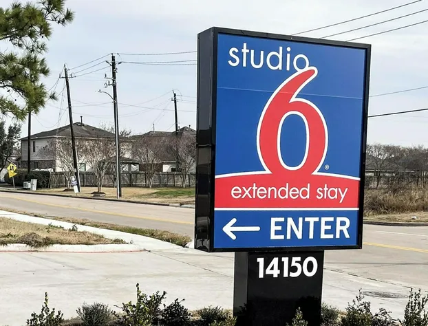 Studio 6 Houston, TX – Pearland/Medical Center hotel detail image 1