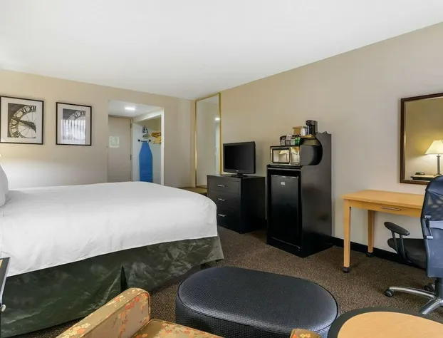 Stay Express Inn & Suites Tyler hotel detail image 2