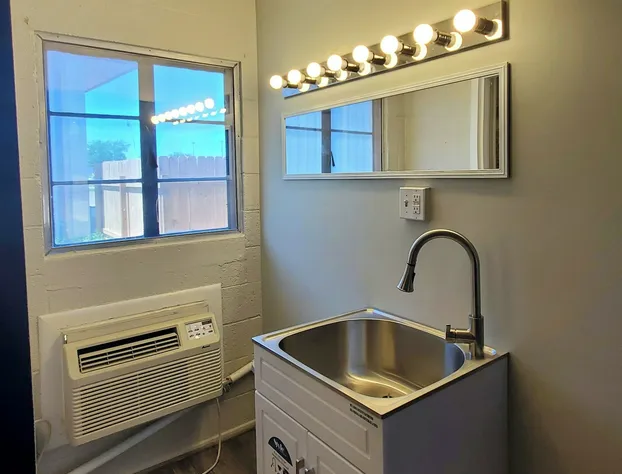 The Cannonball hotel detail image 2