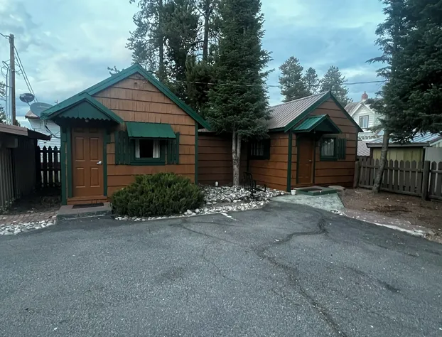 Pioneer Motel hotel detail image 4