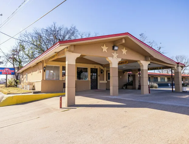 Western Inn by Capital O Cleburne TX hotel detail image 2