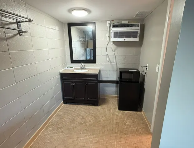 Deluxe Inn hotel detail image 3